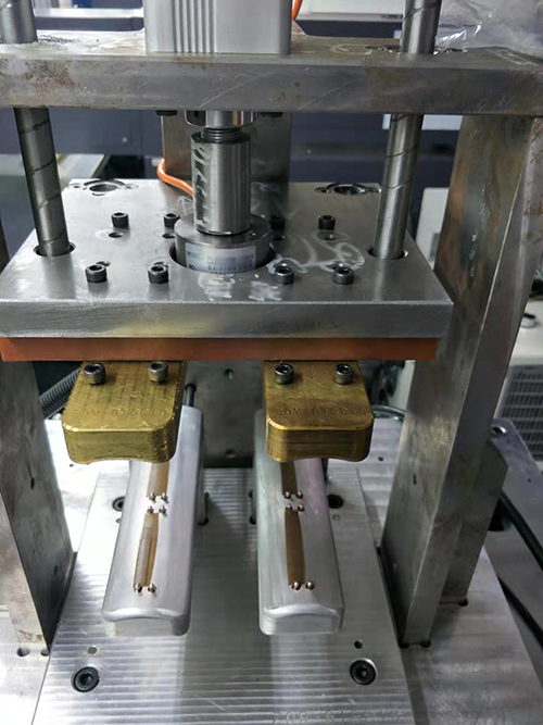 拉壓力傳感器應(yīng)用于熱壓機